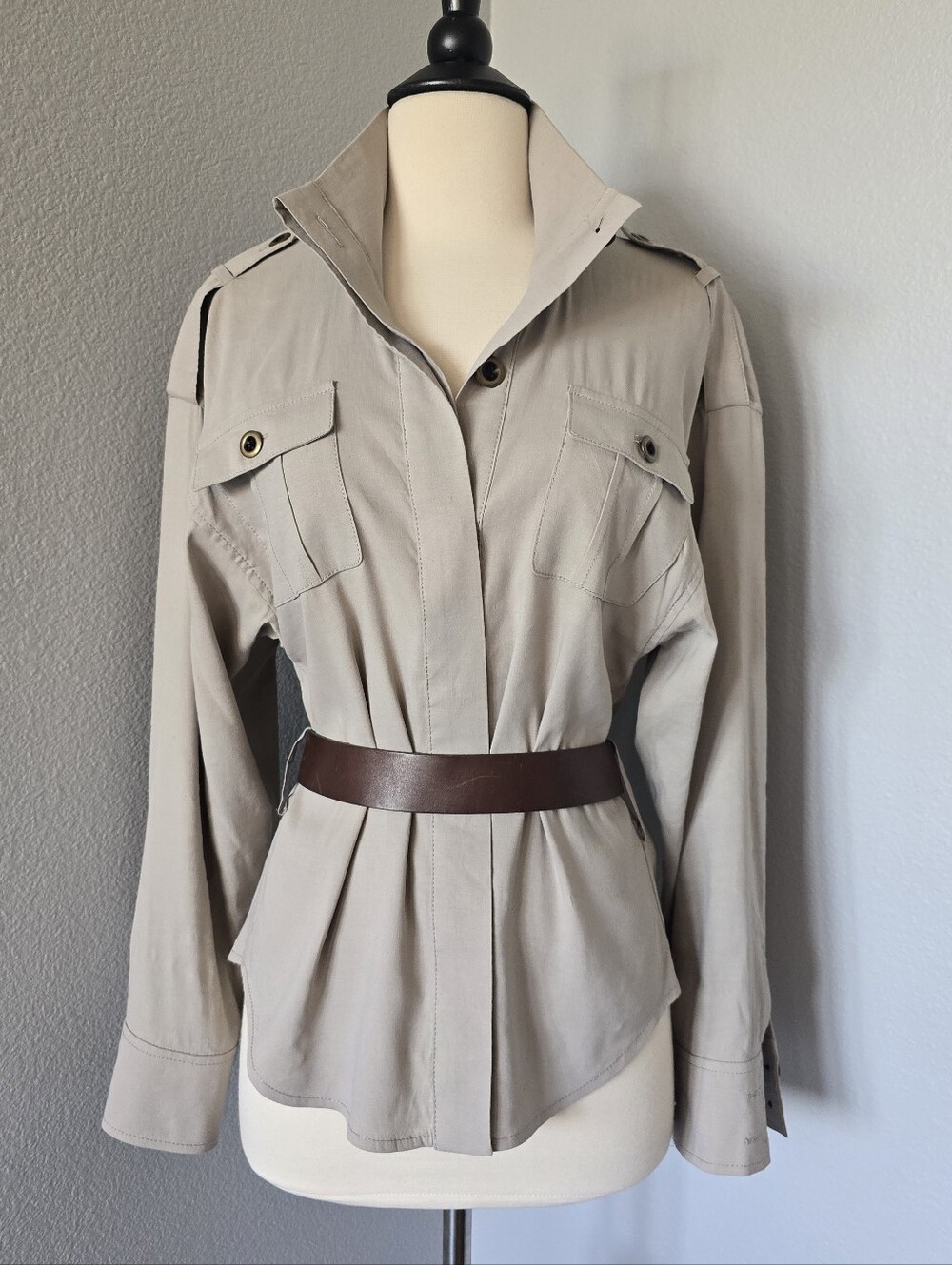 bebe Utility Safari Top Jacket Beige Belted Cargo Pockets Italian Fabric XS